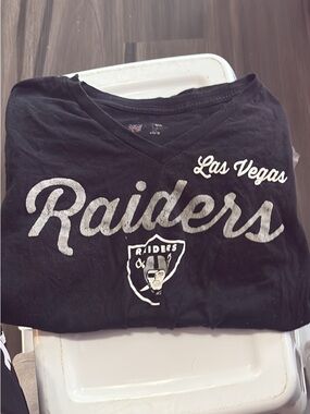 Las Vegas Raiders Women's V-Neck T-Shirt - Black